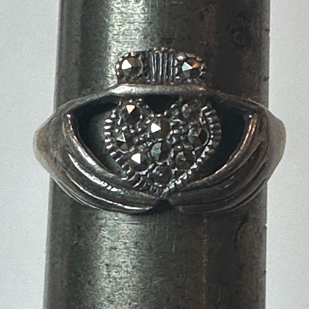 Vintage sterling marcasite Irish Claddah ring 925